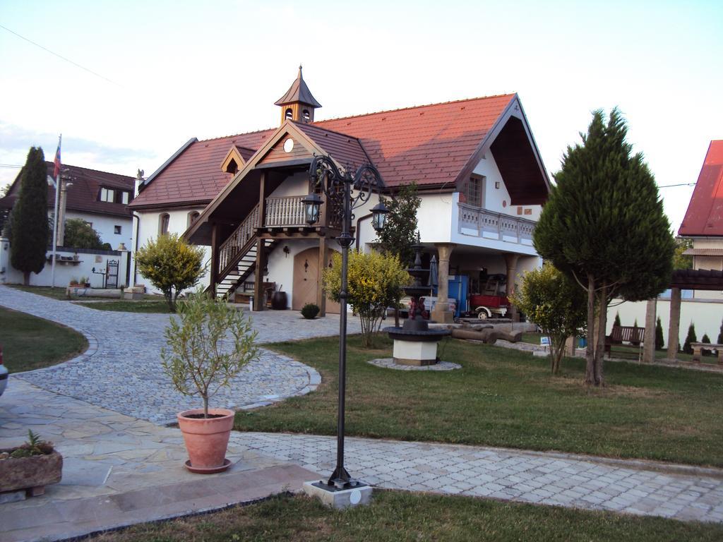 דירות Castle Kastiel Kotešová חדר תמונה