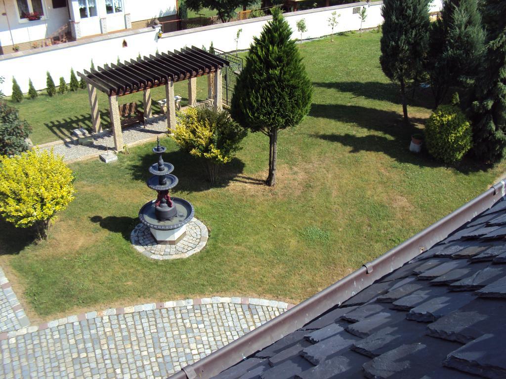 דירות Castle Kastiel Kotešová חדר תמונה