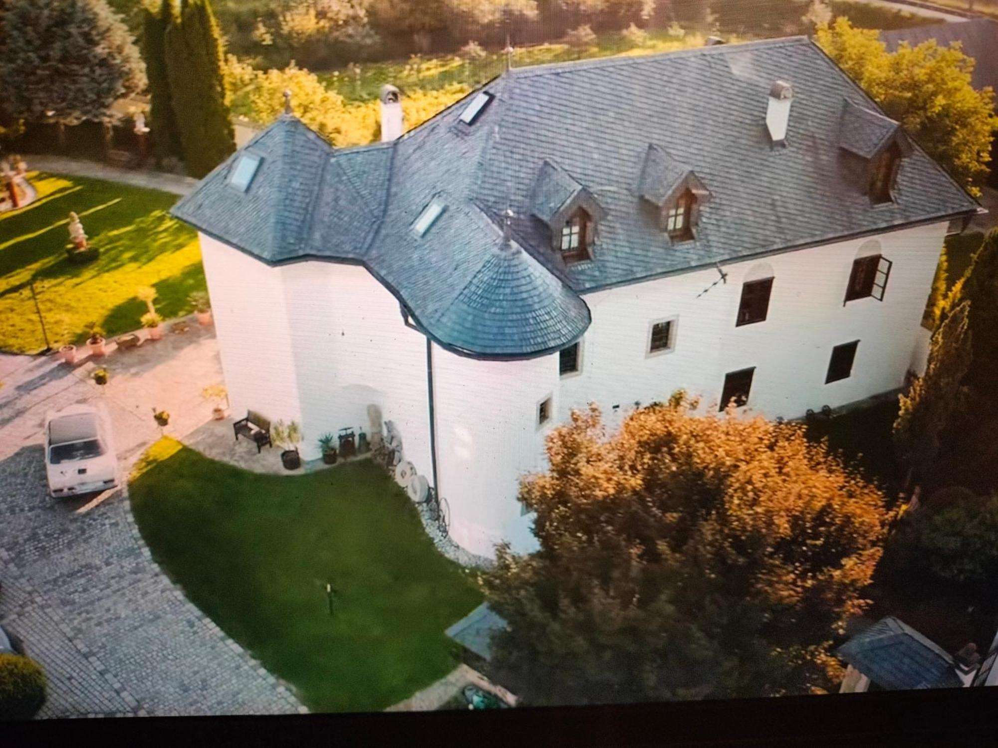 דירות Castle Kastiel Kotešová מראה חיצוני תמונה