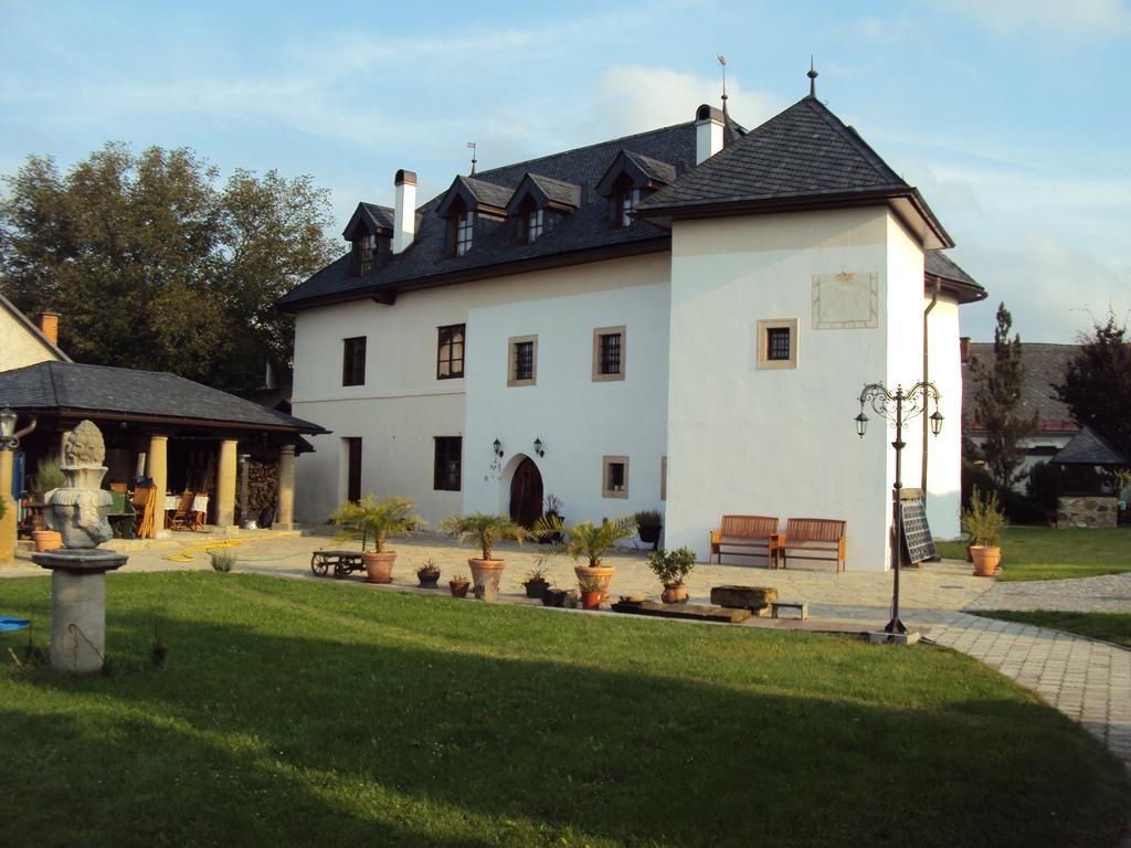 דירות Castle Kastiel Kotešová מראה חיצוני תמונה